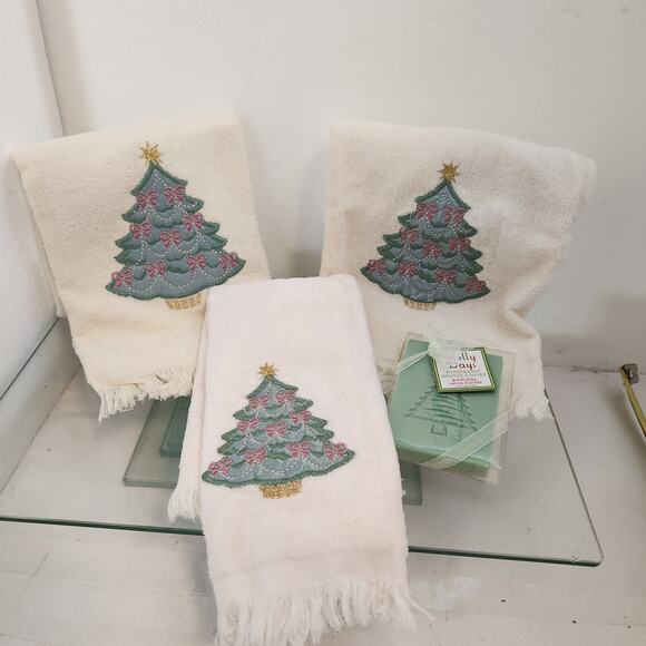 Vintage Embordered Tea towels with Holiday Soap - Picture 1 of 4